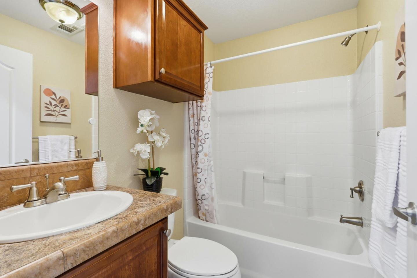 Detail Gallery Image 22 of 35 For 14685 Oka Rd #11,  Los Gatos,  CA 95032 - 3 Beds | 2 Baths