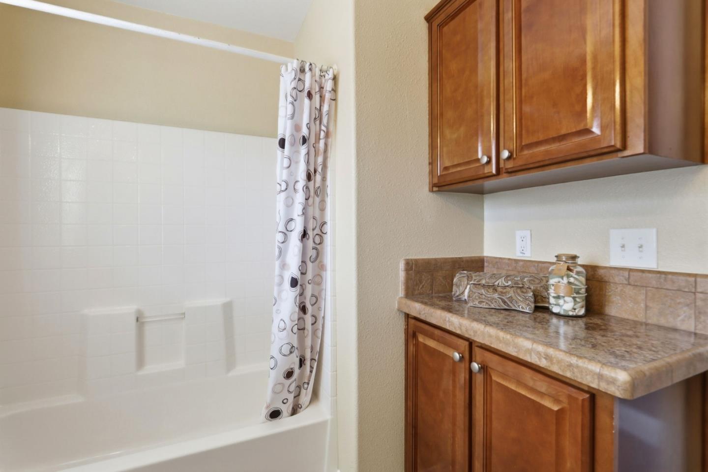 Detail Gallery Image 27 of 35 For 14685 Oka Rd #11,  Los Gatos,  CA 95032 - 3 Beds | 2 Baths