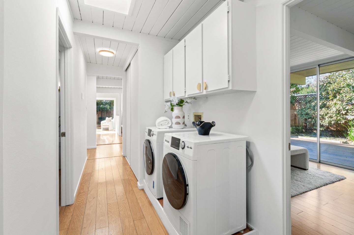 Detail Gallery Image 25 of 65 For 2505 Greer Rd, Palo Alto,  CA 94303 - 3 Beds | 2 Baths