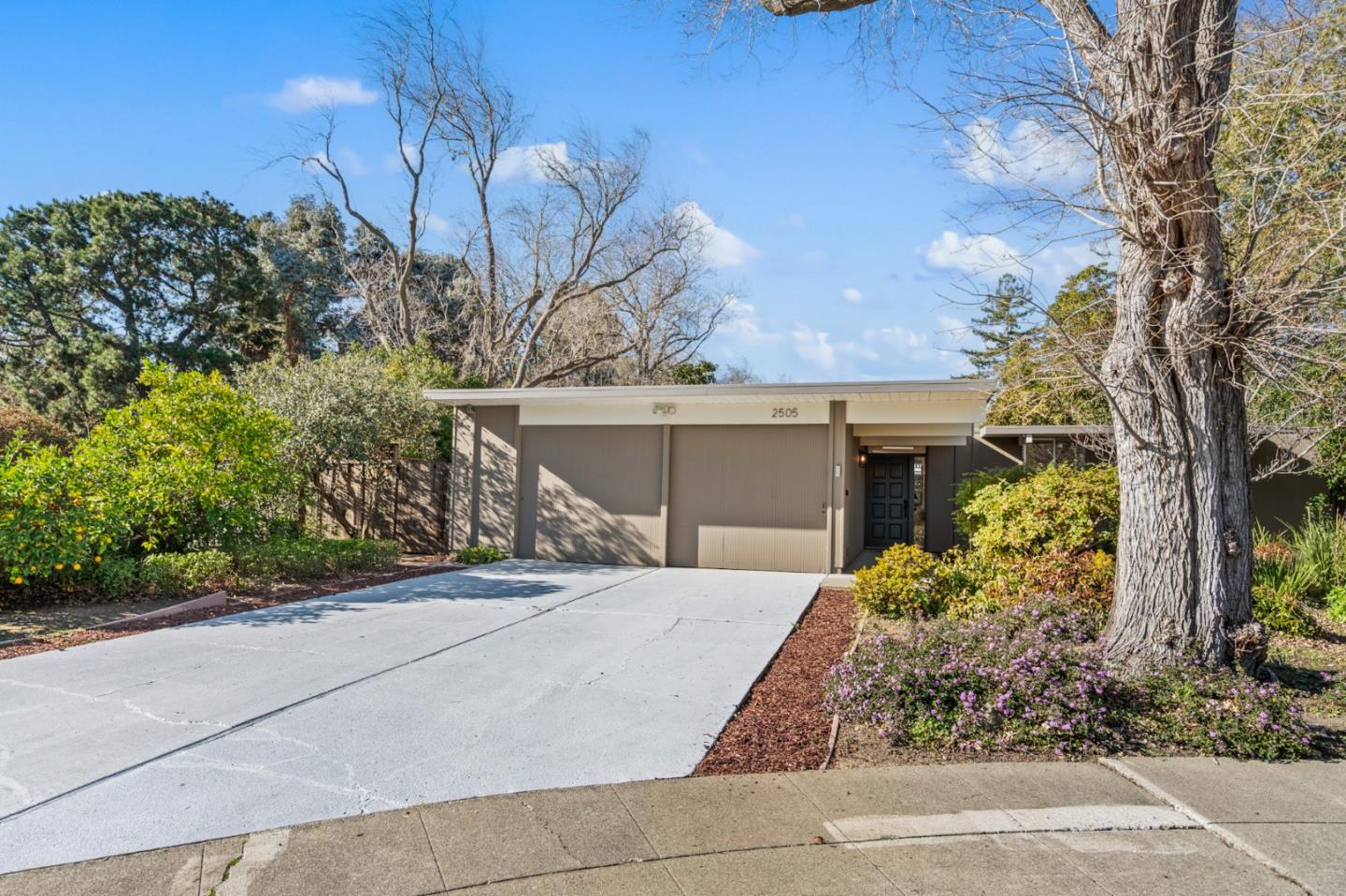 Detail Gallery Image 3 of 65 For 2505 Greer Rd, Palo Alto,  CA 94303 - 3 Beds | 2 Baths