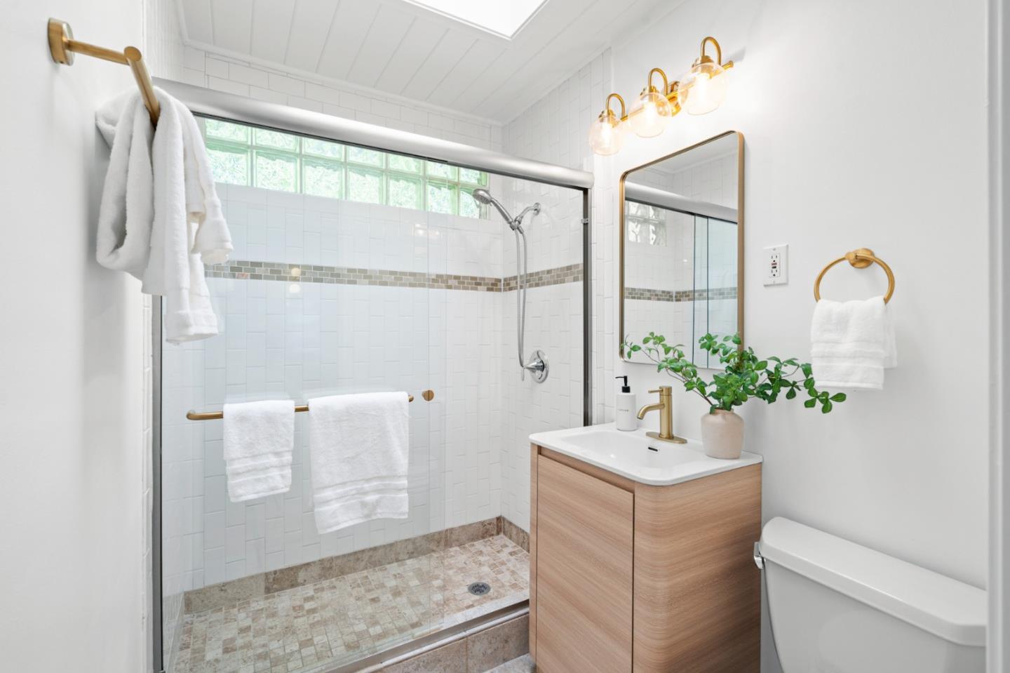 Detail Gallery Image 30 of 65 For 2505 Greer Rd, Palo Alto,  CA 94303 - 3 Beds | 2 Baths