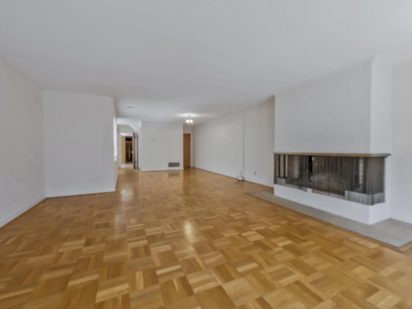 Detail Gallery Image 5 of 11 For 21 El Cerrito Ave, San Mateo,  CA 94402 - 2 Beds | 2/1 Baths