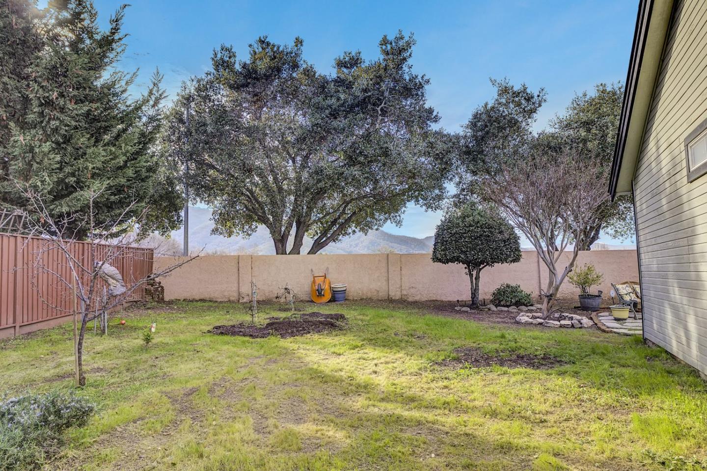 Detail Gallery Image 34 of 48 For 1491 Amber Ct, Gilroy,  CA 95020 - 3 Beds | 2 Baths