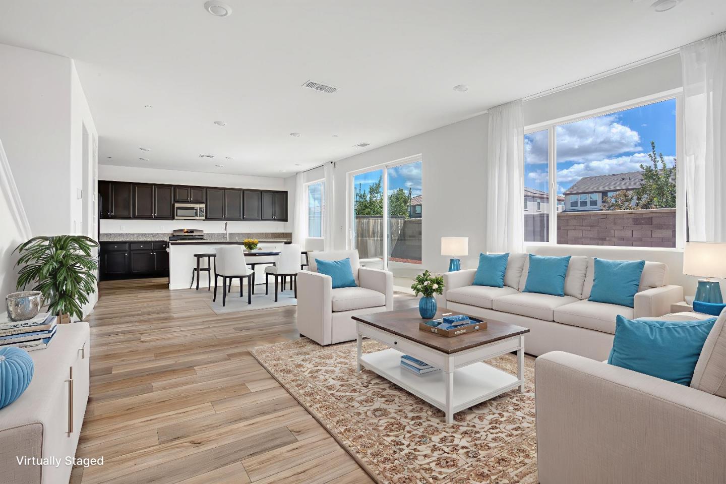 Detail Gallery Image 2 of 35 For 15954 Testarossa St, Lathrop,  CA 95330 - 4 Beds | 3 Baths