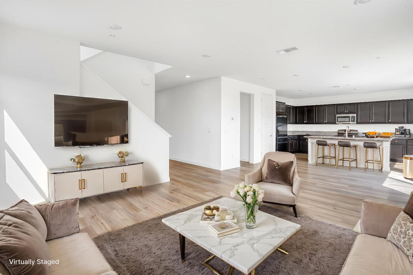 Detail Gallery Image 5 of 35 For 15954 Testarossa St, Lathrop,  CA 95330 - 4 Beds | 3 Baths