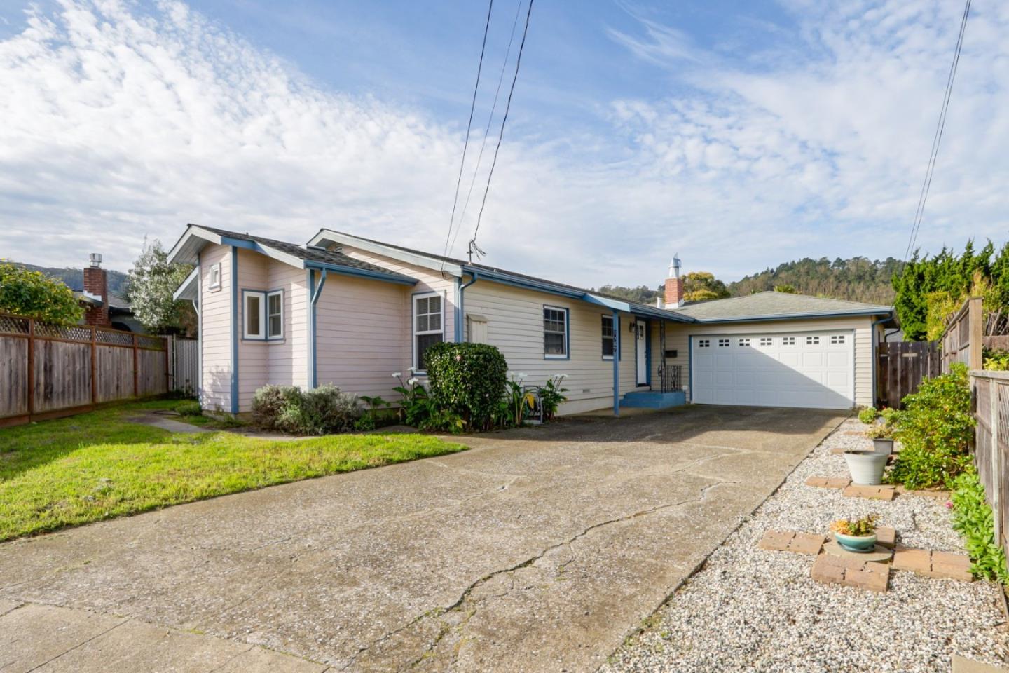 Front Image Thumbnail for ML82032212