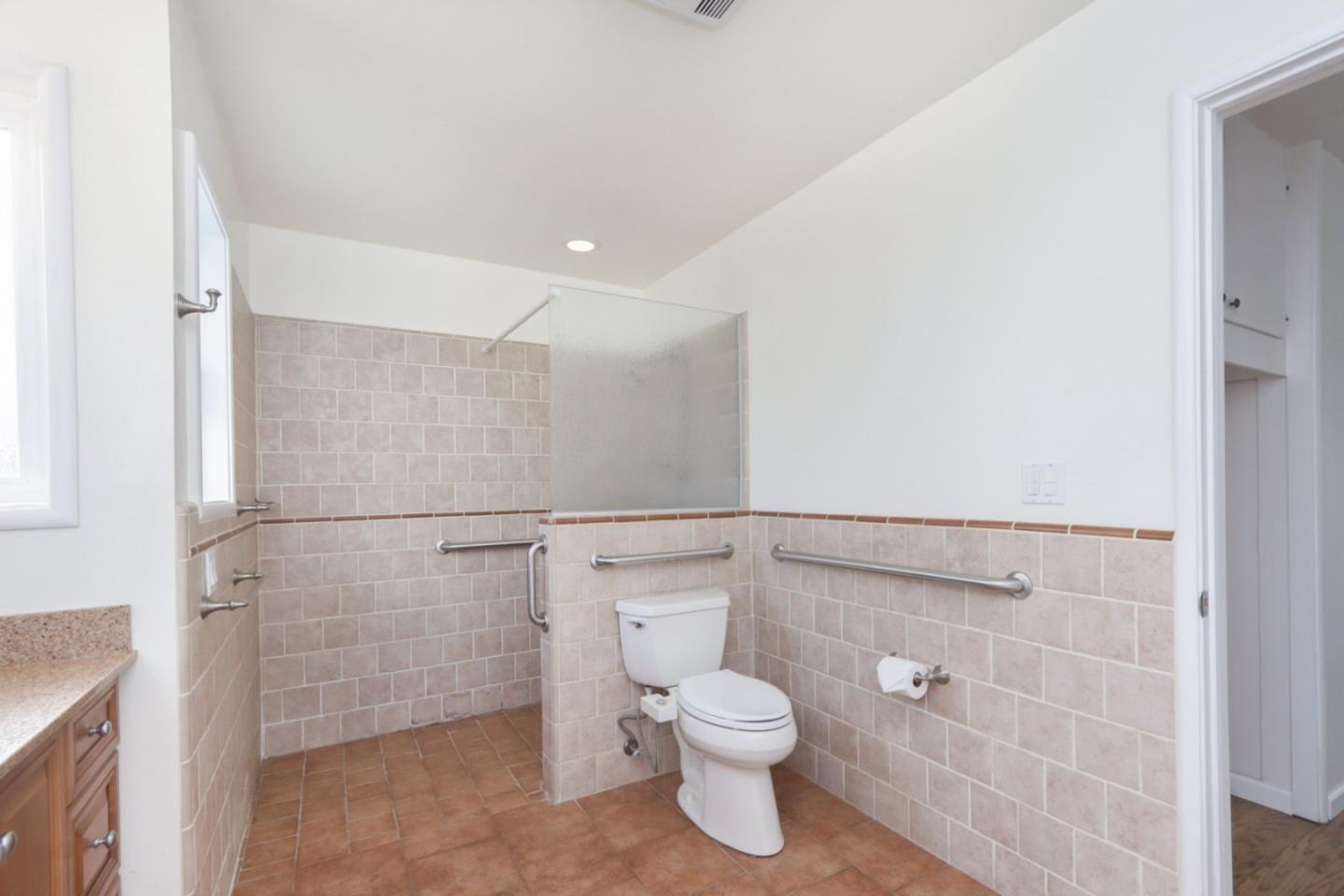 Detail Gallery Image 10 of 19 For 1367 Hermosa Ave, Pacifica,  CA 94044 - 3 Beds | 2 Baths
