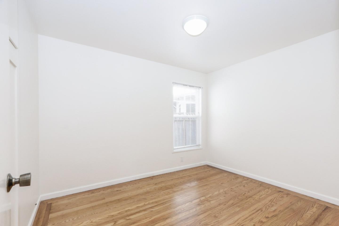 Detail Gallery Image 12 of 19 For 1367 Hermosa Ave, Pacifica,  CA 94044 - 3 Beds | 2 Baths