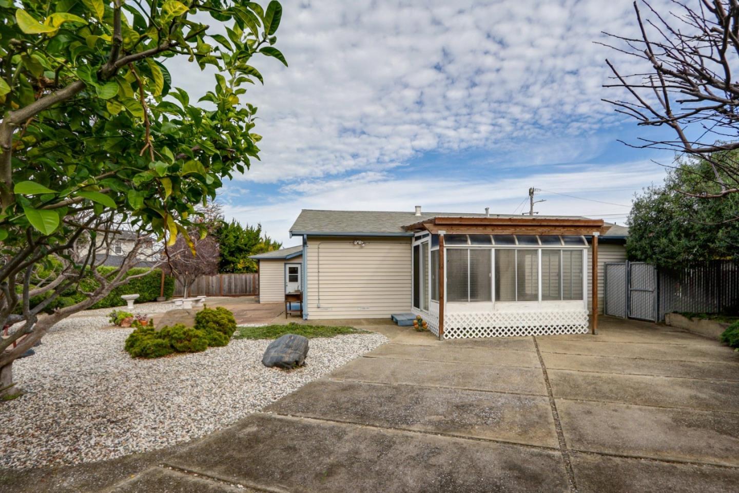 Detail Gallery Image 17 of 19 For 1367 Hermosa Ave, Pacifica,  CA 94044 - 3 Beds | 2 Baths