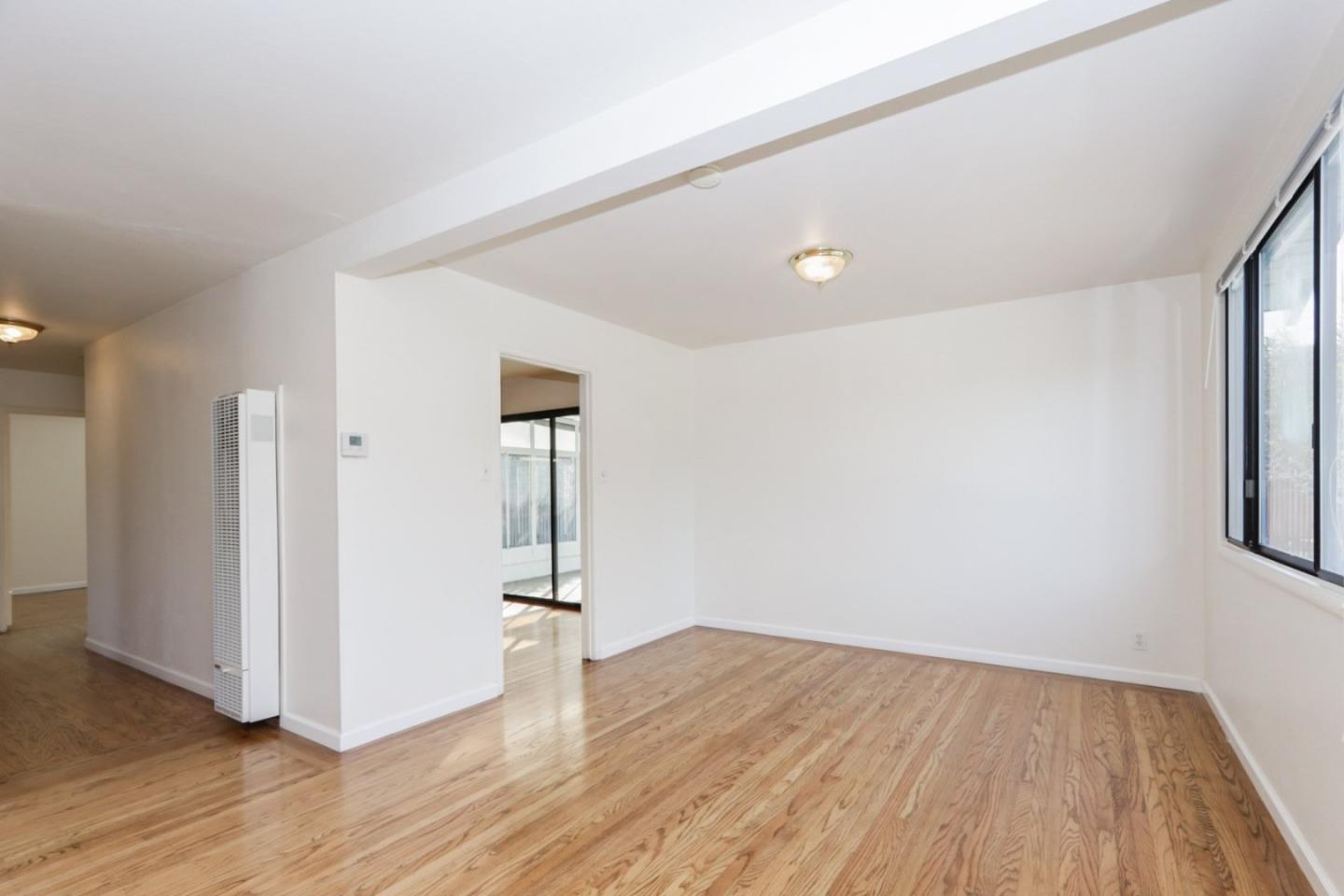 Detail Gallery Image 3 of 19 For 1367 Hermosa Ave, Pacifica,  CA 94044 - 3 Beds | 2 Baths