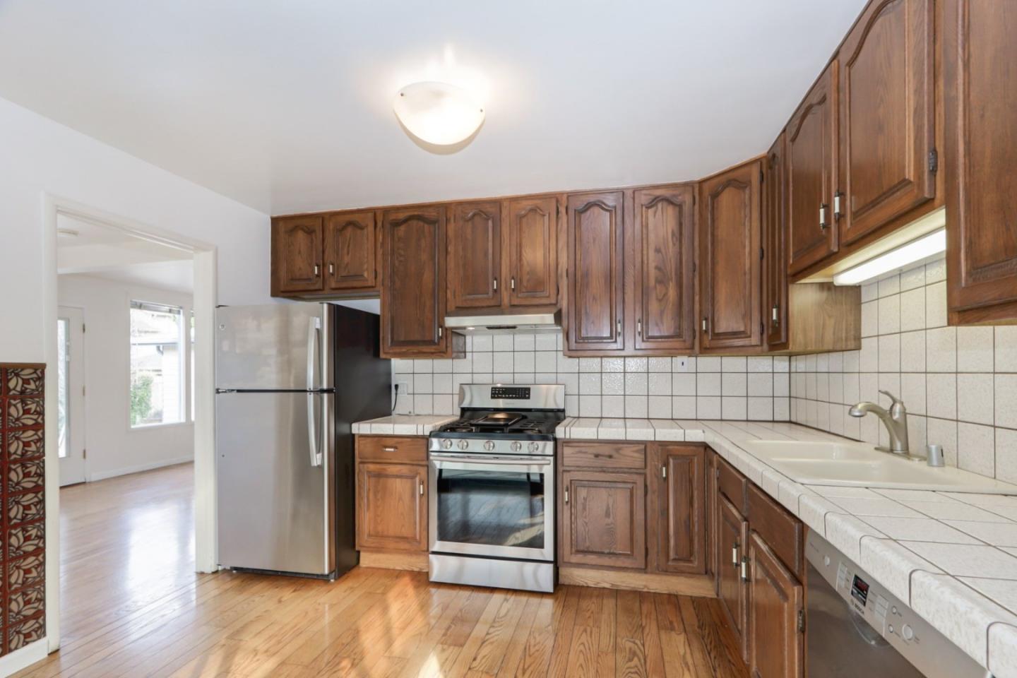 Detail Gallery Image 5 of 19 For 1367 Hermosa Ave, Pacifica,  CA 94044 - 3 Beds | 2 Baths