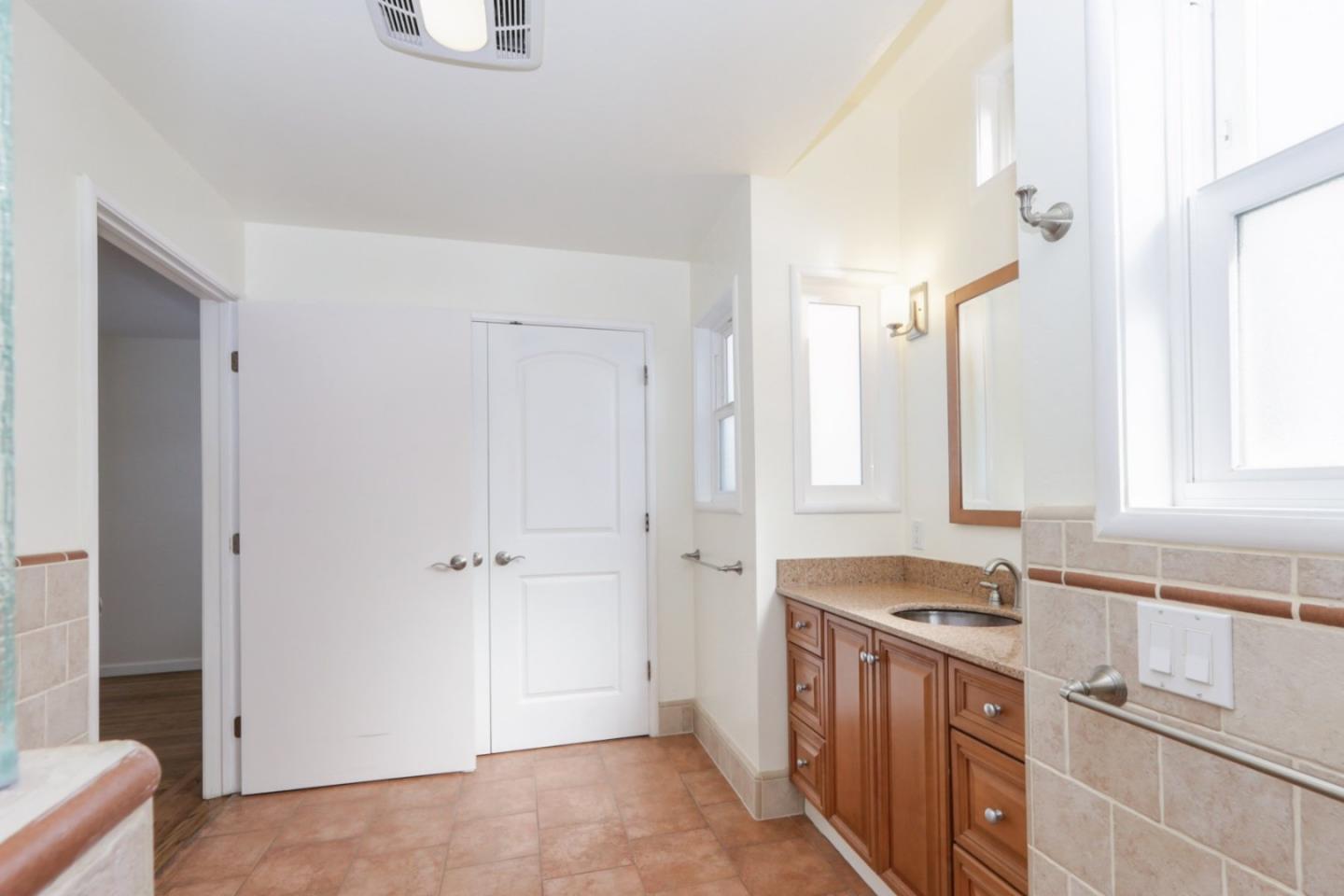 Detail Gallery Image 9 of 19 For 1367 Hermosa Ave, Pacifica,  CA 94044 - 3 Beds | 2 Baths