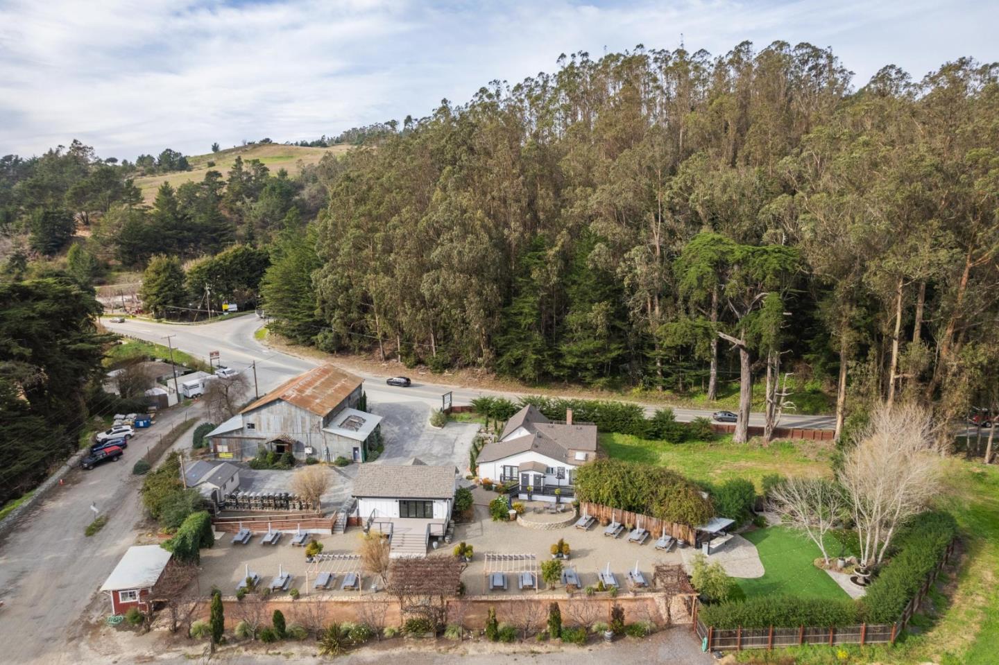 Detail Gallery Image 4 of 26 For 12341 San Mateo Rd, Half Moon Bay,  CA 94019 - – Beds | – Baths