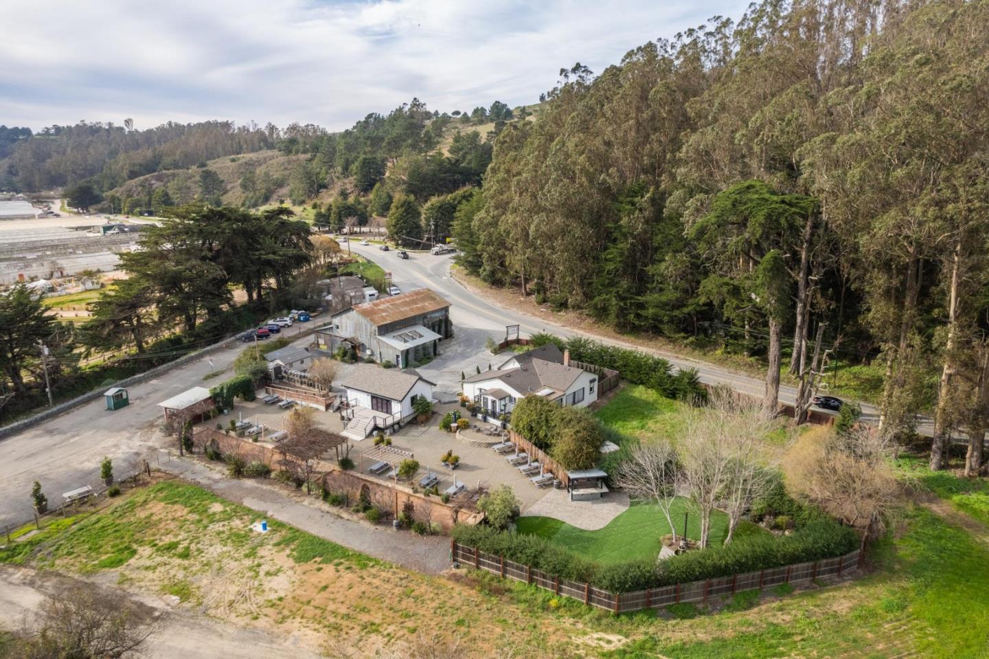 Detail Gallery Image 6 of 26 For 12341 San Mateo Rd, Half Moon Bay,  CA 94019 - – Beds | – Baths