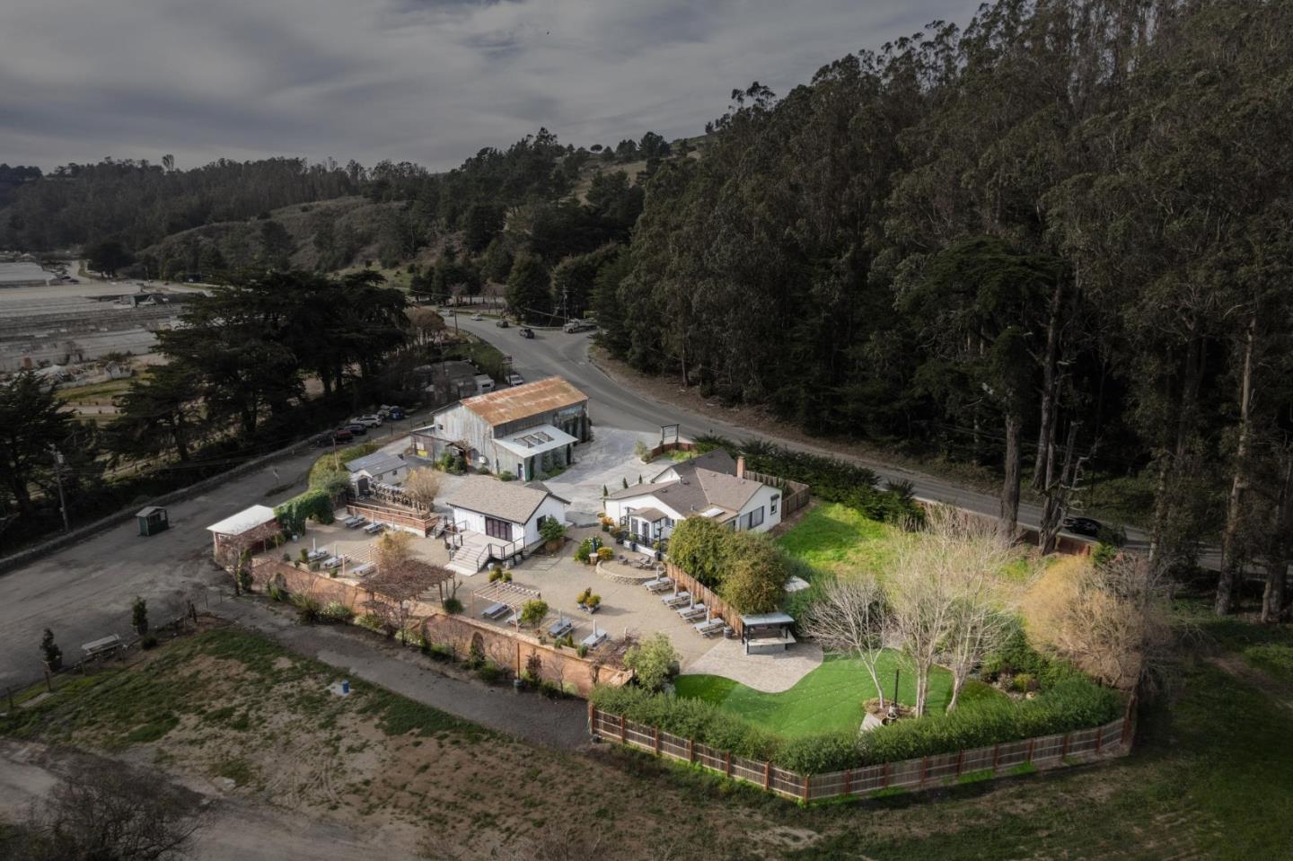 Detail Gallery Image 7 of 26 For 12341 San Mateo Rd, Half Moon Bay,  CA 94019 - – Beds | – Baths