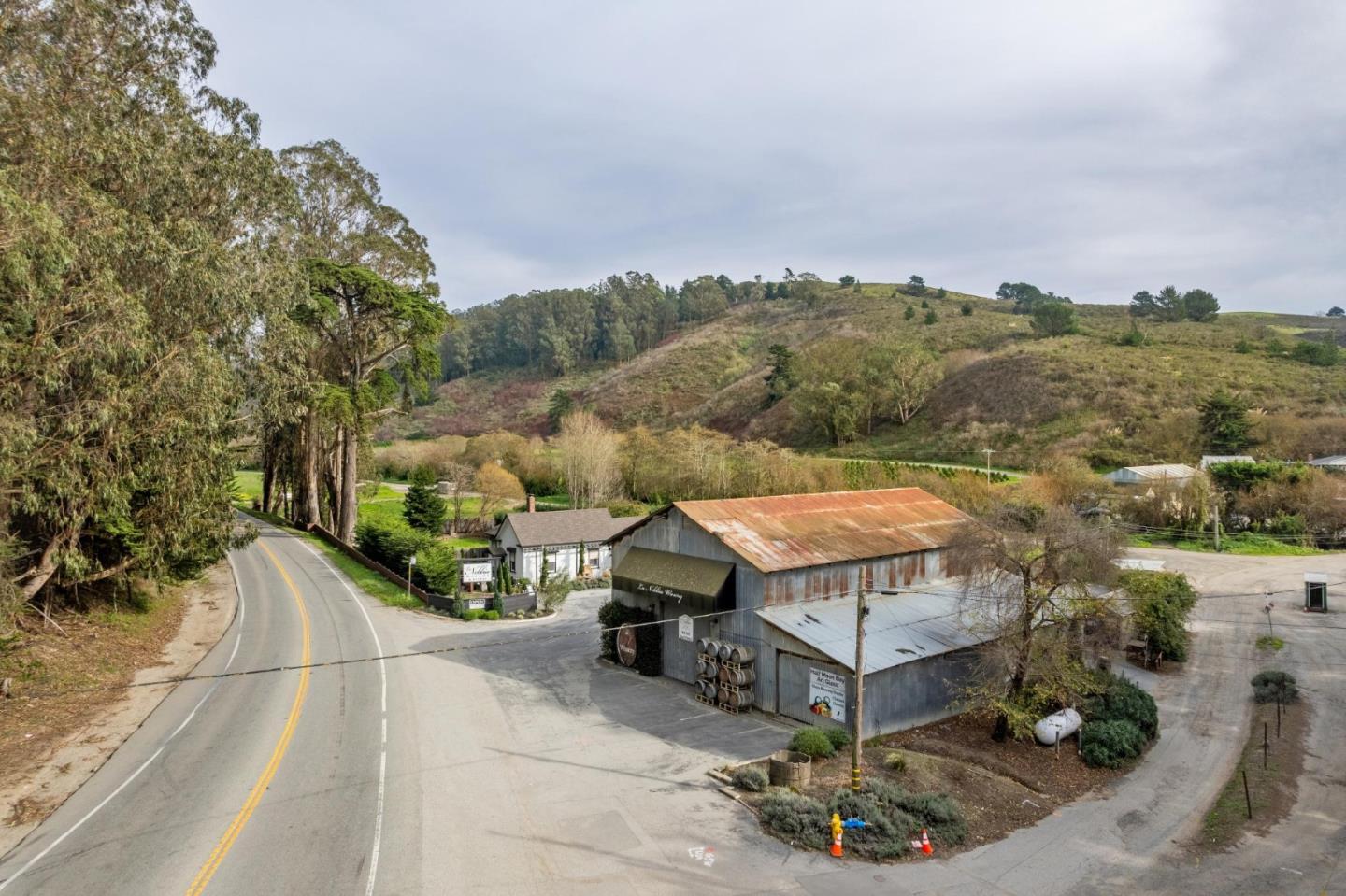 Detail Gallery Image 8 of 26 For 12341 San Mateo Rd, Half Moon Bay,  CA 94019 - – Beds | – Baths