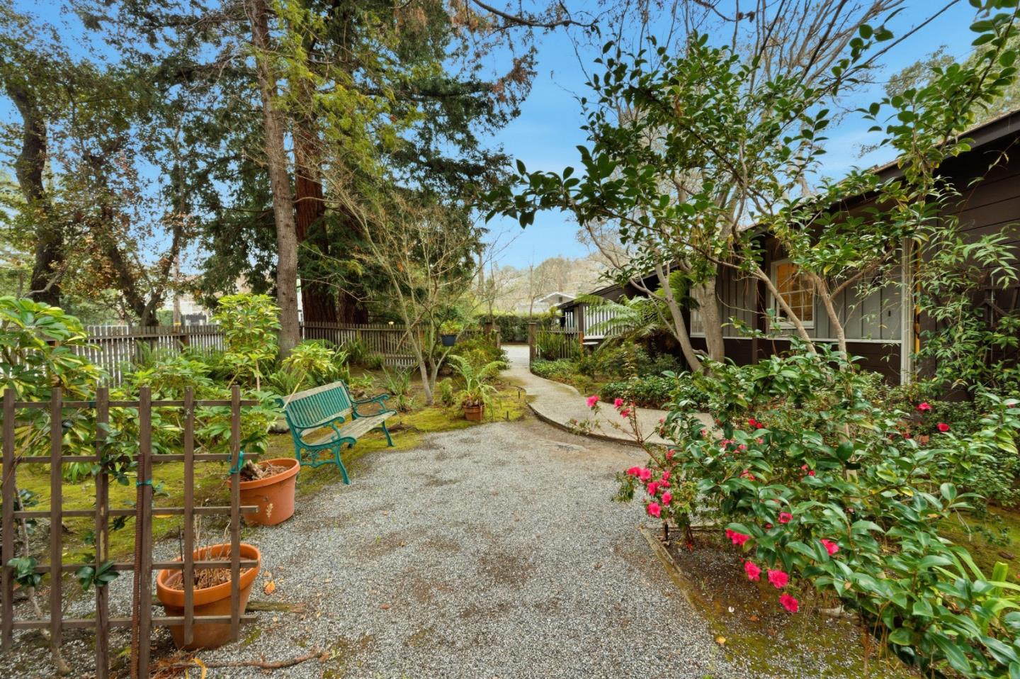 Front Image Thumbnail for ML82032216