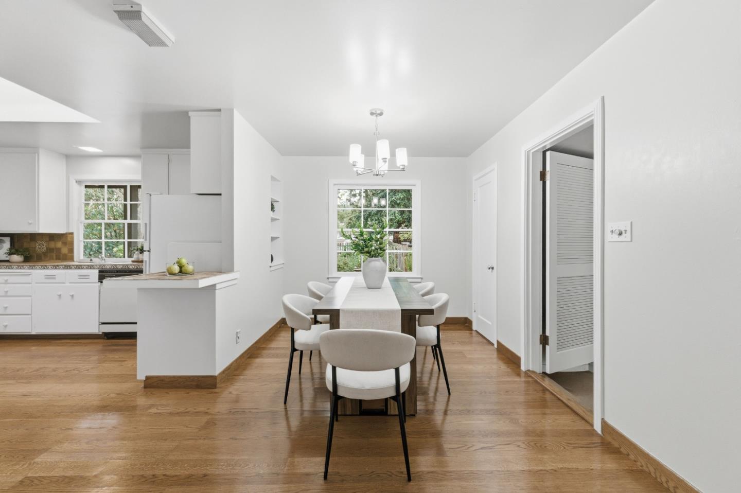 Detail Gallery Image 14 of 44 For 1698 Cordilleras Rd, Redwood City,  CA 94062 - 2 Beds | 2/1 Baths