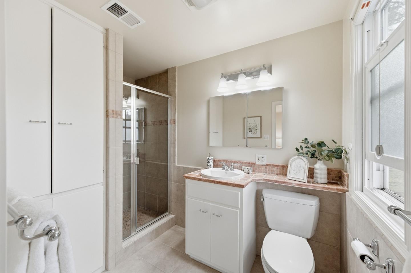 Detail Gallery Image 22 of 44 For 1698 Cordilleras Rd, Redwood City,  CA 94062 - 2 Beds | 2/1 Baths