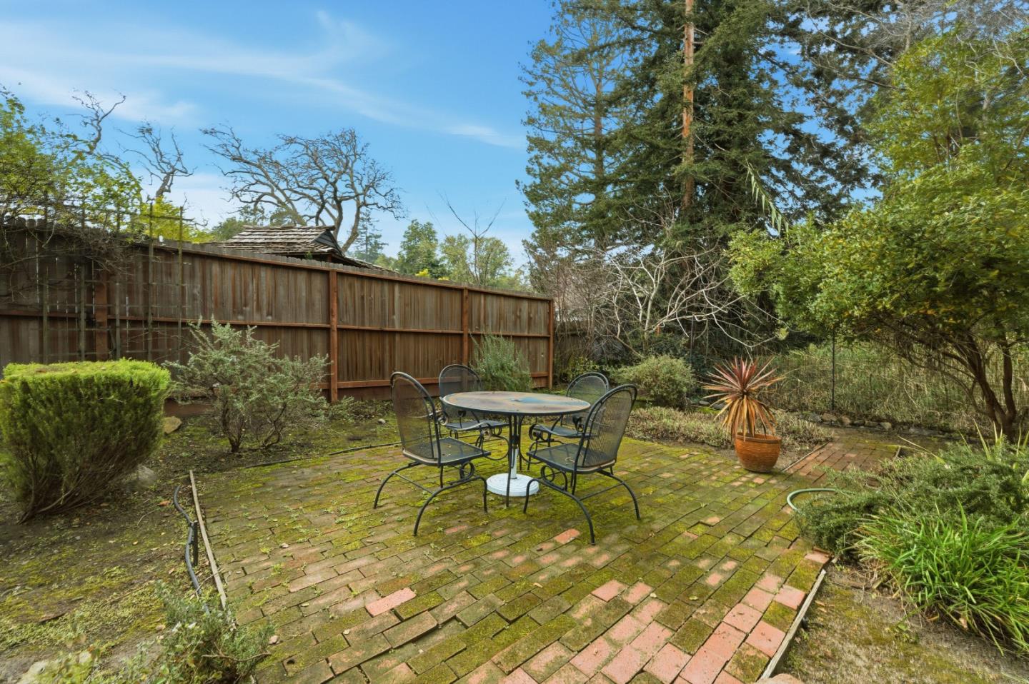 Detail Gallery Image 33 of 44 For 1698 Cordilleras Rd, Redwood City,  CA 94062 - 2 Beds | 2/1 Baths