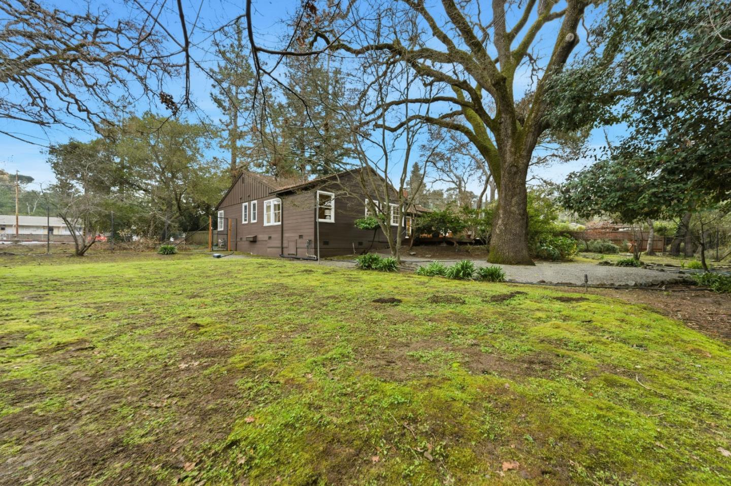 Detail Gallery Image 36 of 44 For 1698 Cordilleras Rd, Redwood City,  CA 94062 - 2 Beds | 2/1 Baths