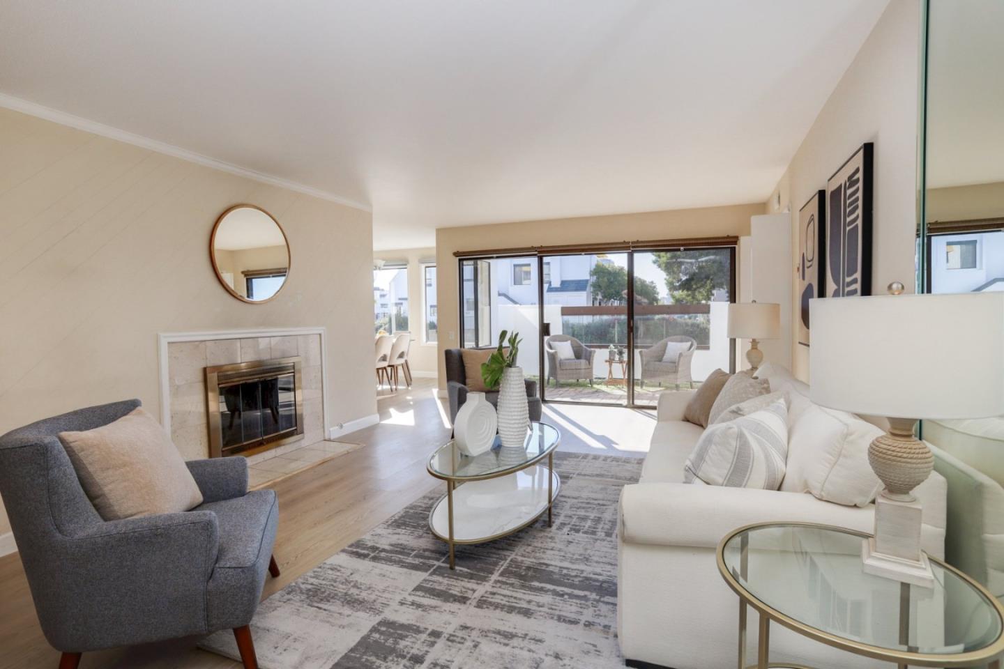 Front Image Thumbnail for ML82032218