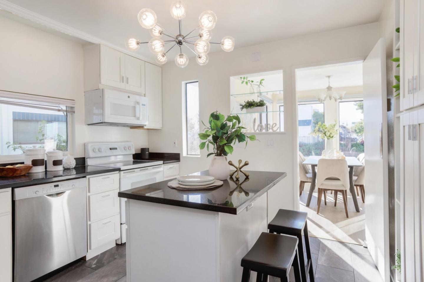 Detail Gallery Image 7 of 33 For 865 Balboa Ln, Foster City,  CA 94404 - 2 Beds | 2 Baths