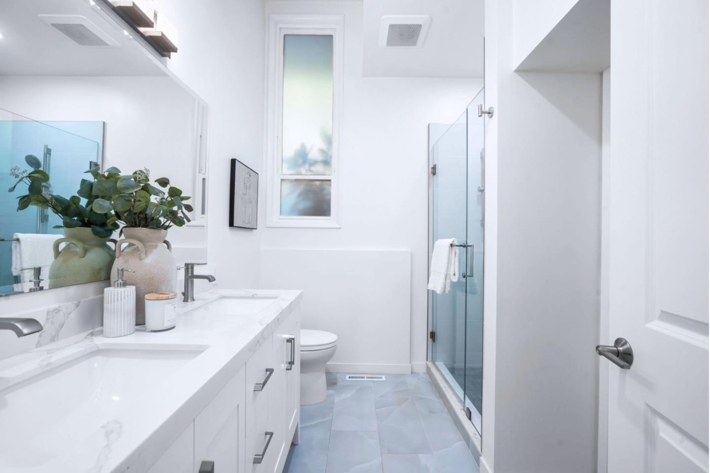 Detail Gallery Image 19 of 44 For 5914 Zinn Dr, Oakland,  CA 94611 - 4 Beds | 2 Baths