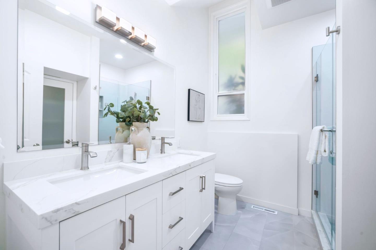 Detail Gallery Image 20 of 44 For 5914 Zinn Dr, Oakland,  CA 94611 - 4 Beds | 2 Baths