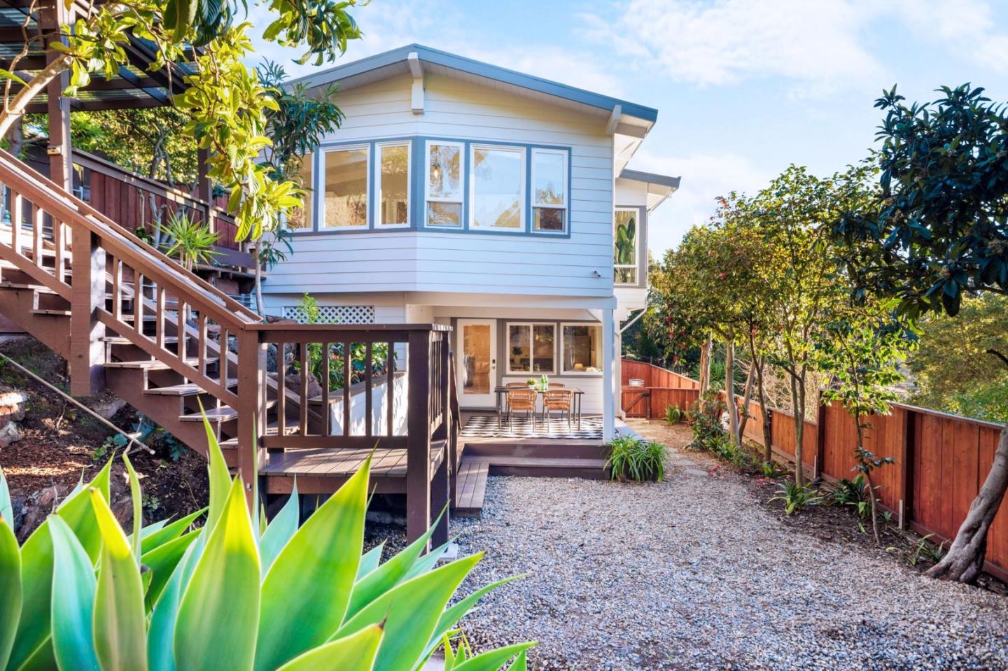 Detail Gallery Image 37 of 44 For 5914 Zinn Dr, Oakland,  CA 94611 - 4 Beds | 2 Baths