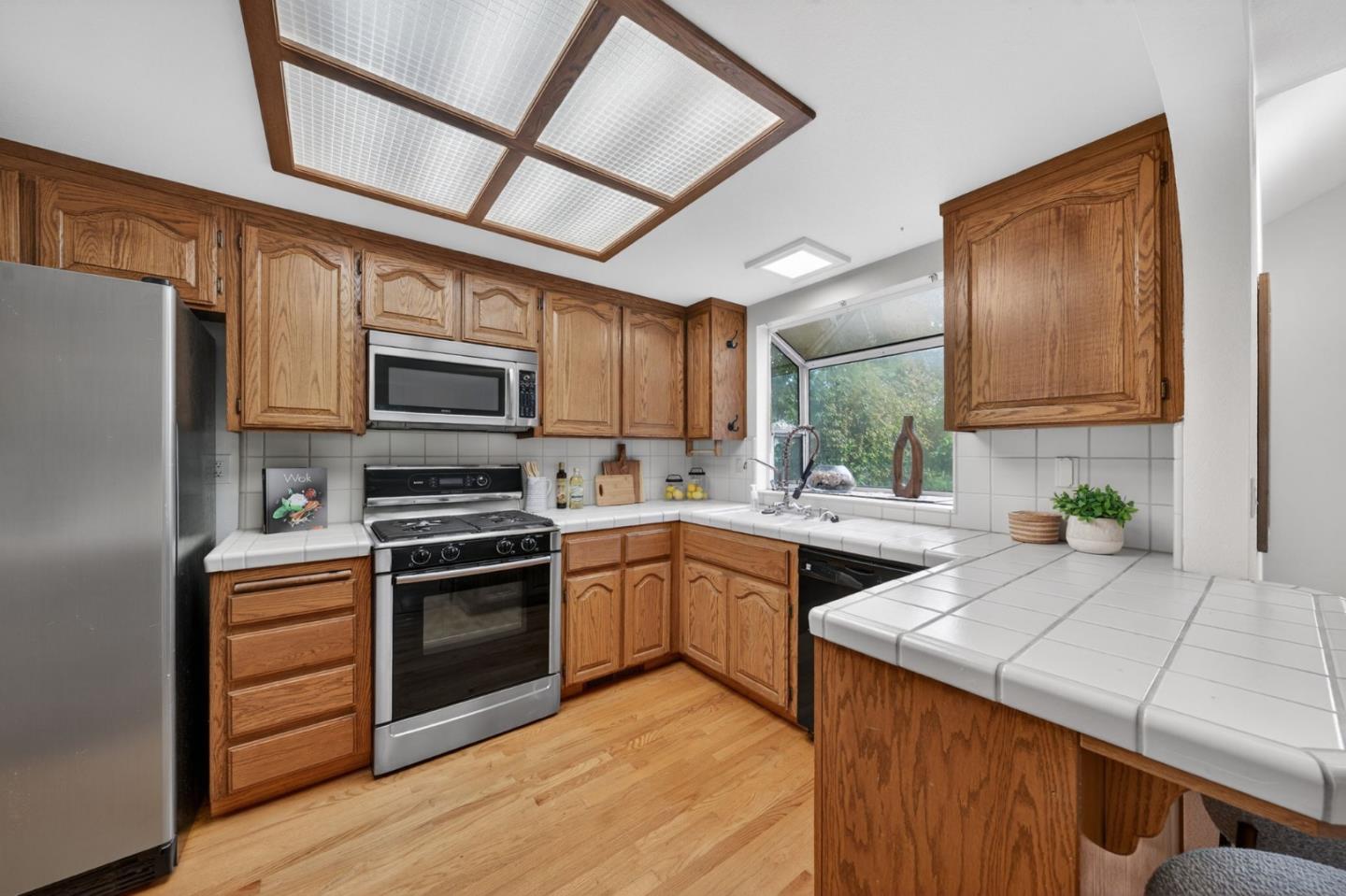 Detail Gallery Image 11 of 27 For 1658 Monroe St, Santa Clara,  CA 95050 - 3 Beds | 2/1 Baths