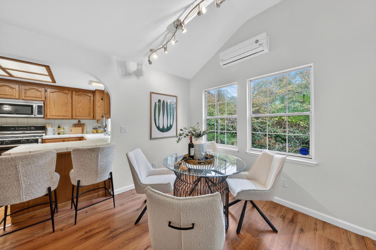 Detail Gallery Image 6 of 27 For 1658 Monroe St, Santa Clara,  CA 95050 - 3 Beds | 2/1 Baths