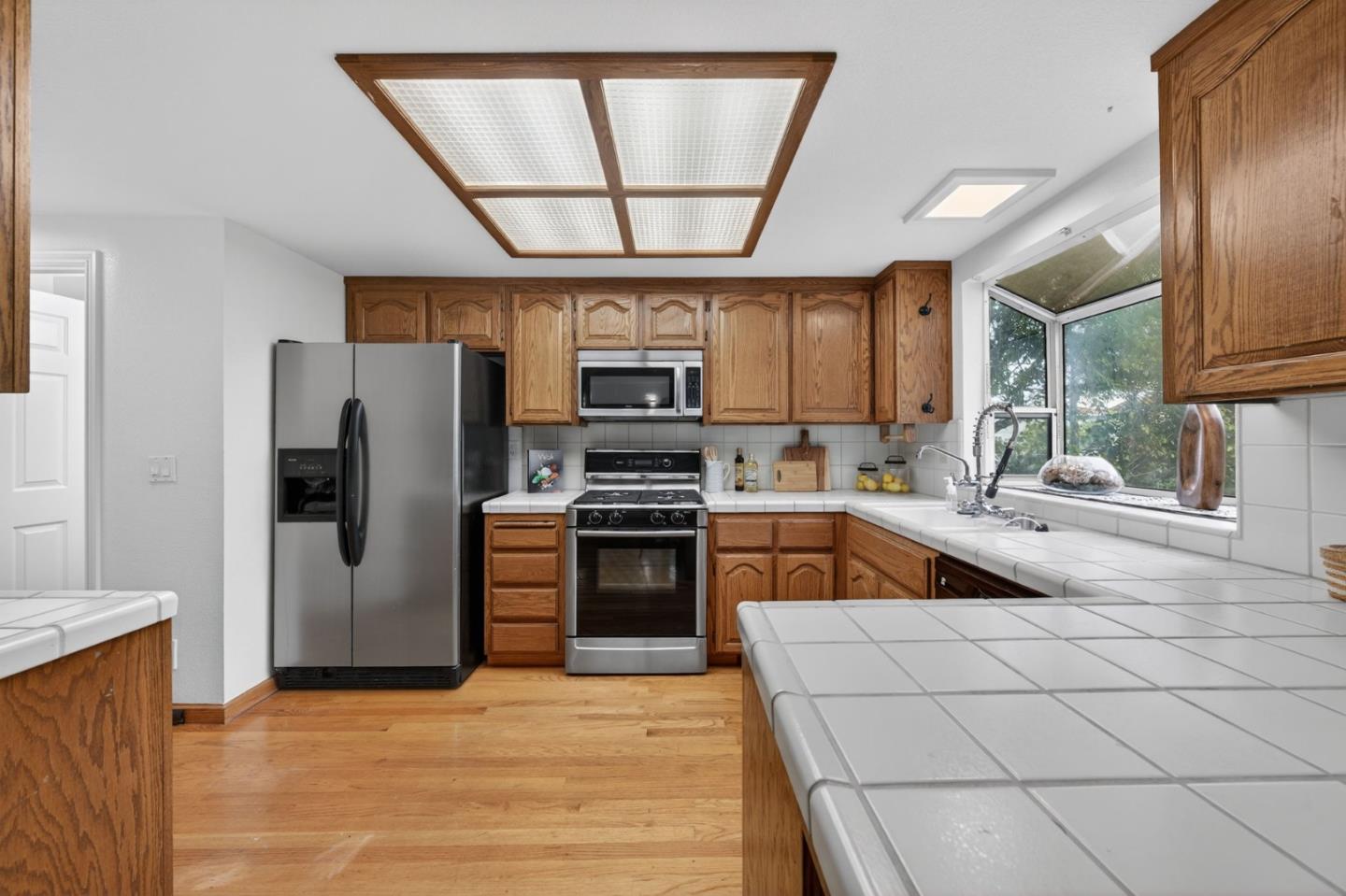 Detail Gallery Image 9 of 27 For 1658 Monroe St, Santa Clara,  CA 95050 - 3 Beds | 2/1 Baths