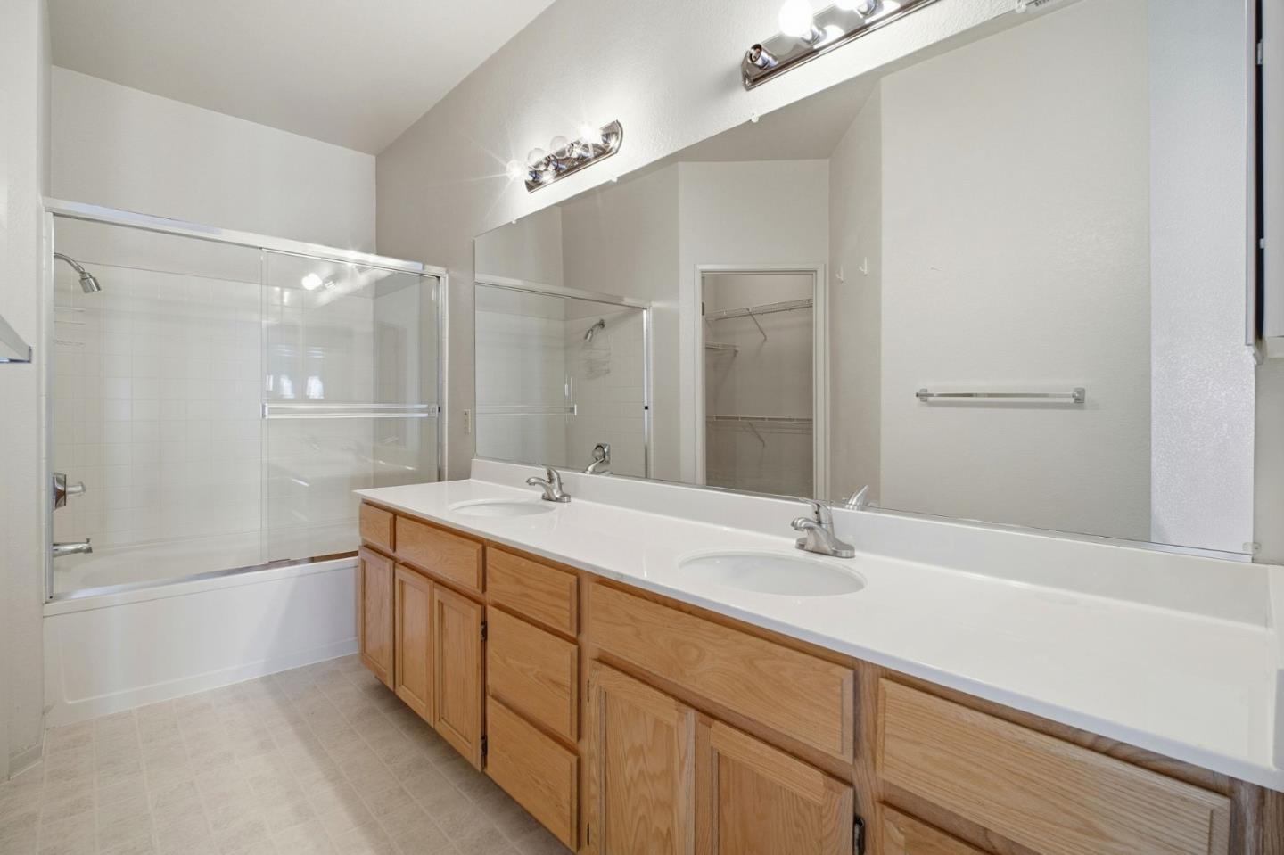 Detail Gallery Image 16 of 47 For 1885 Flagstone Dr, Union City,  CA 94587 - 3 Beds | 3 Baths