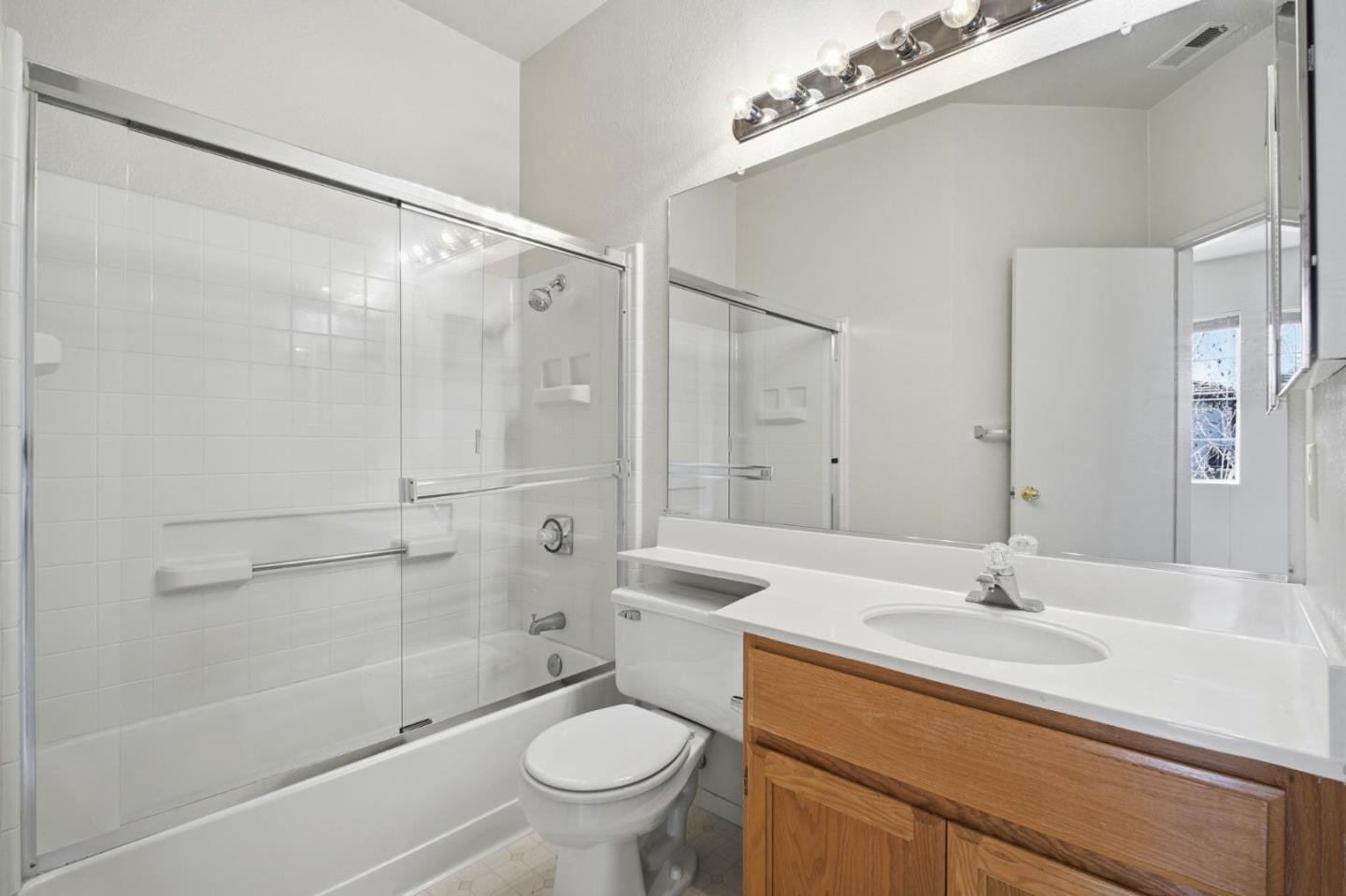 Detail Gallery Image 18 of 47 For 1885 Flagstone Dr, Union City,  CA 94587 - 3 Beds | 3 Baths