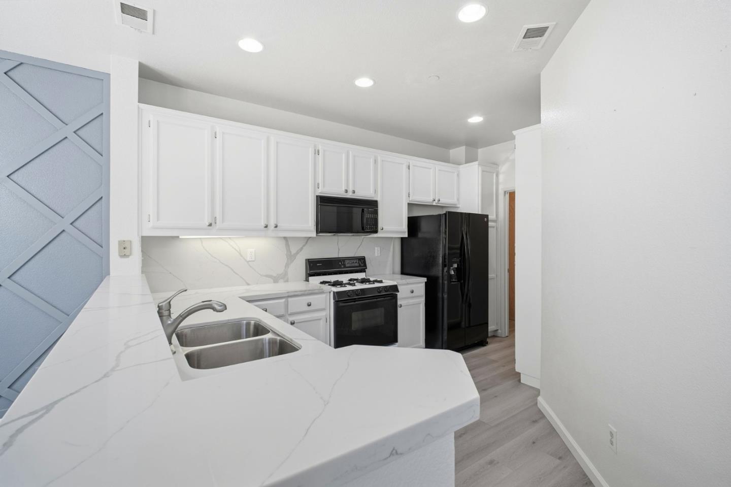 Detail Gallery Image 29 of 47 For 1885 Flagstone Dr, Union City,  CA 94587 - 3 Beds | 3 Baths