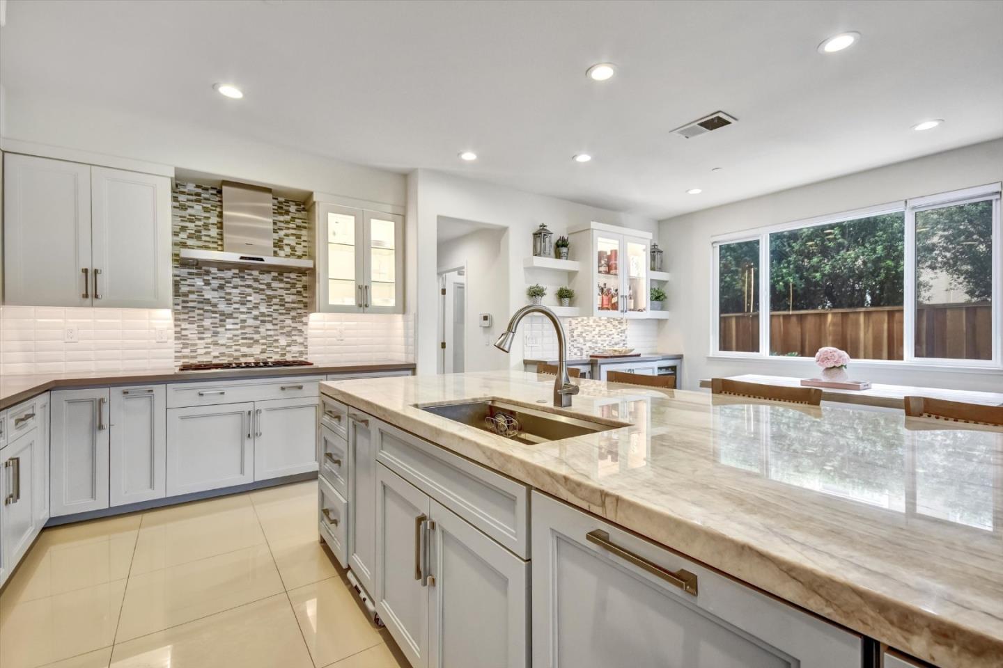 Detail Gallery Image 12 of 55 For 181 Fennel Ct, Morgan Hill,  CA 95037 - 5 Beds | 4/1 Baths