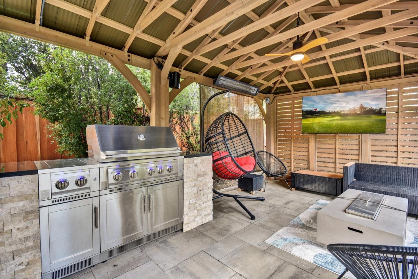 Detail Gallery Image 16 of 55 For 181 Fennel Ct, Morgan Hill,  CA 95037 - 5 Beds | 4/1 Baths