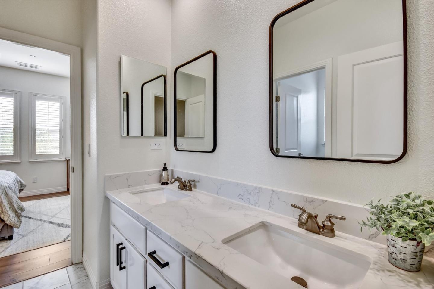 Detail Gallery Image 32 of 55 For 181 Fennel Ct, Morgan Hill,  CA 95037 - 5 Beds | 4/1 Baths