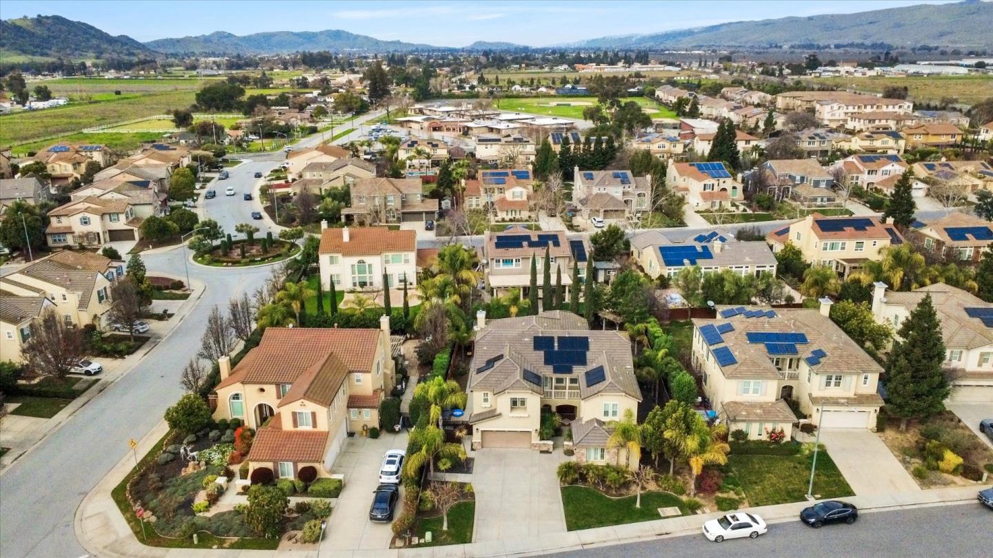 Detail Gallery Image 47 of 55 For 181 Fennel Ct, Morgan Hill,  CA 95037 - 5 Beds | 4/1 Baths