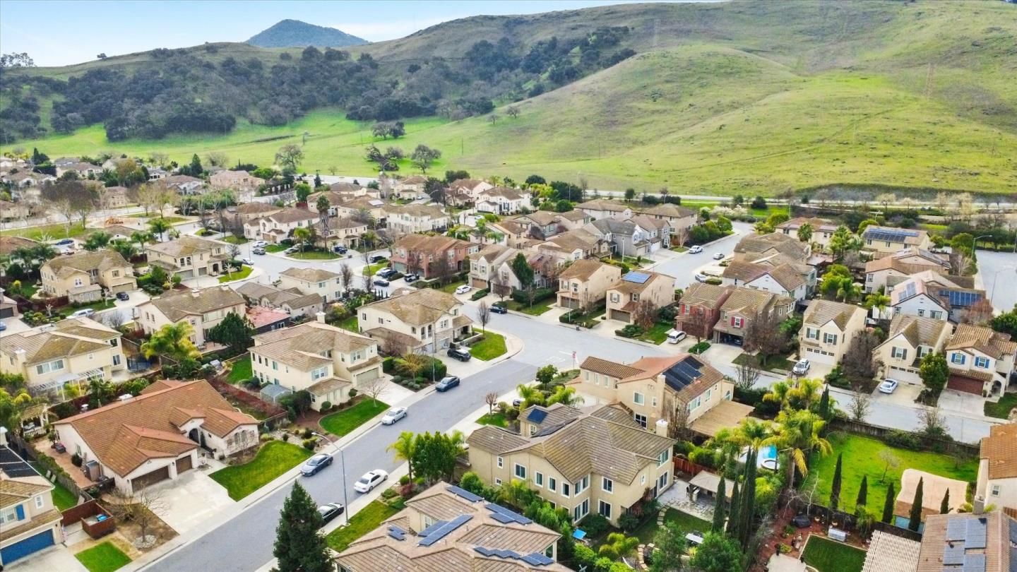 Detail Gallery Image 48 of 55 For 181 Fennel Ct, Morgan Hill,  CA 95037 - 5 Beds | 4/1 Baths