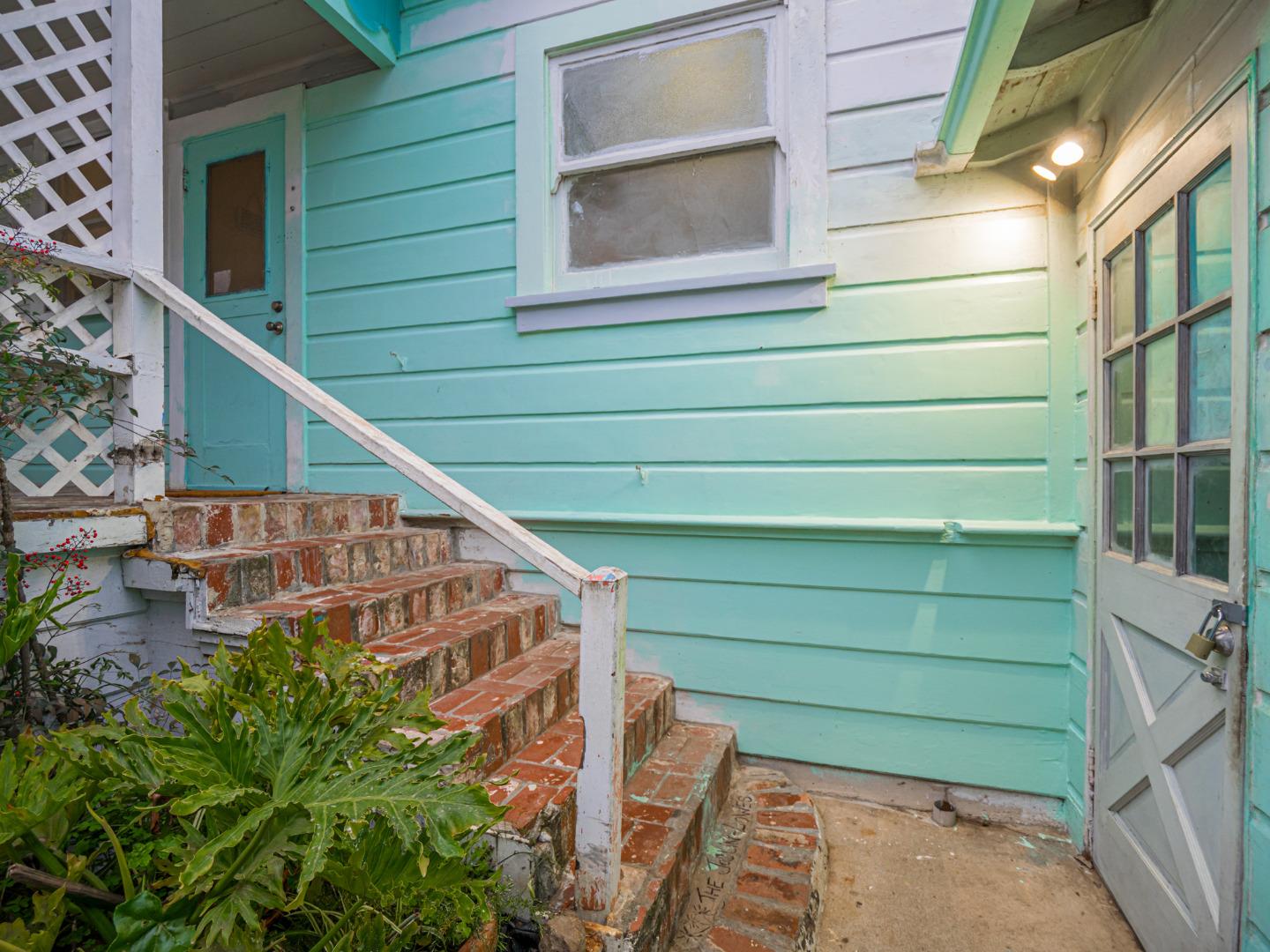 Detail Gallery Image 15 of 30 For 1130 E Cliff Dr, Santa Cruz,  CA 95062 - 2 Beds | 1 Baths