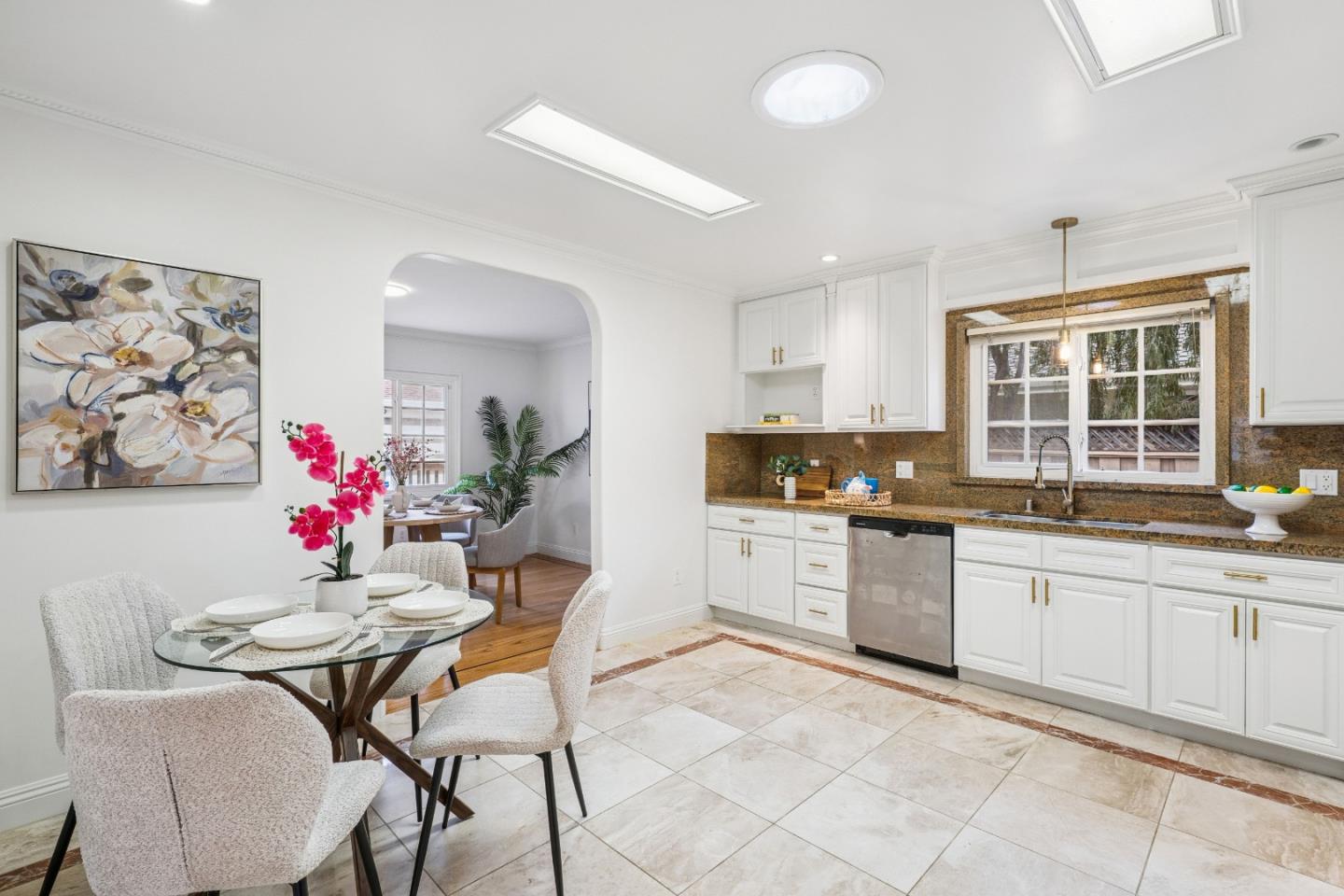 Detail Gallery Image 21 of 68 For 257 S Ashton Ave, Millbrae,  CA 94030 - 5 Beds | 4 Baths