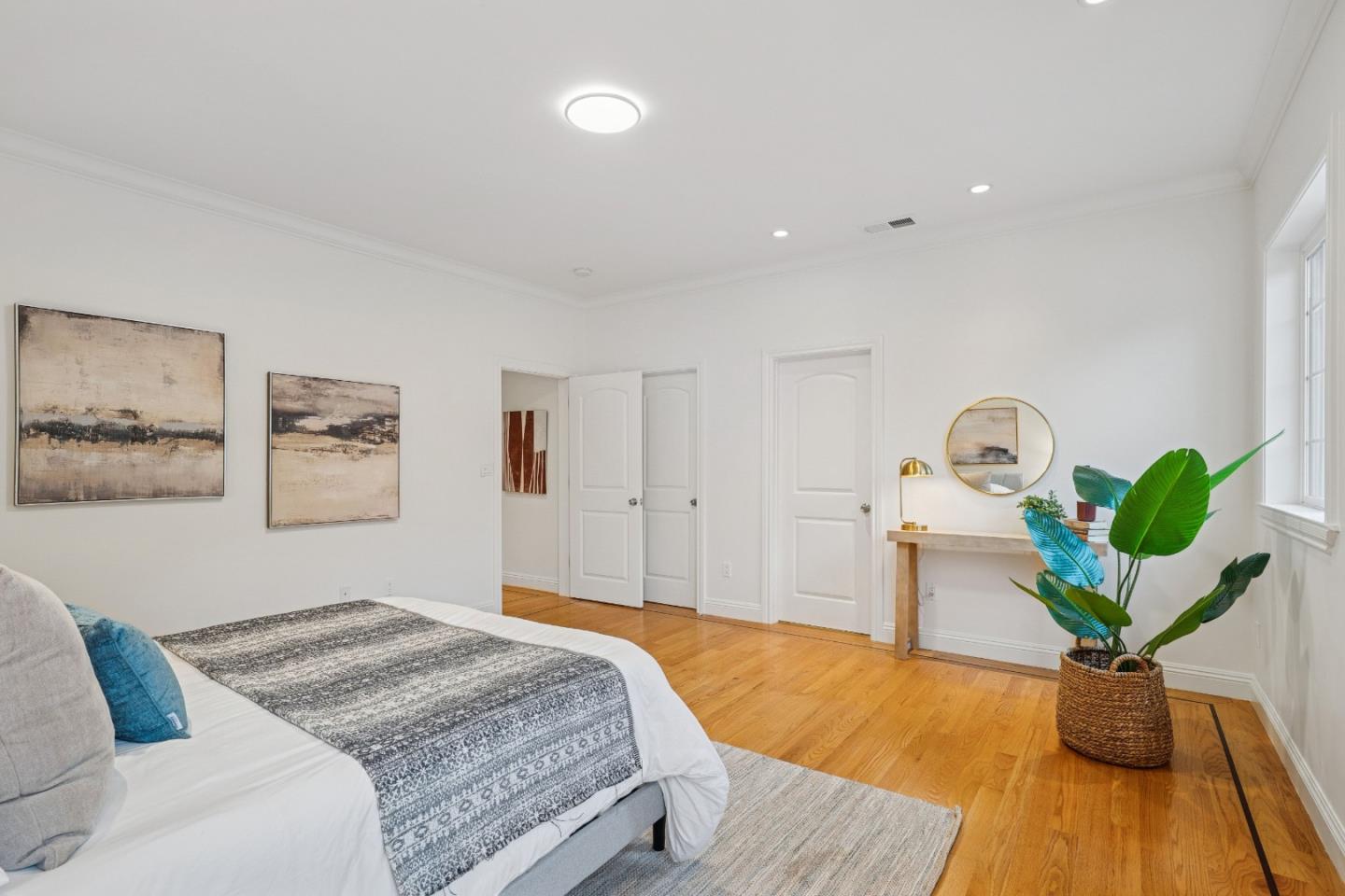 Detail Gallery Image 33 of 68 For 257 S Ashton Ave, Millbrae,  CA 94030 - 5 Beds | 4 Baths