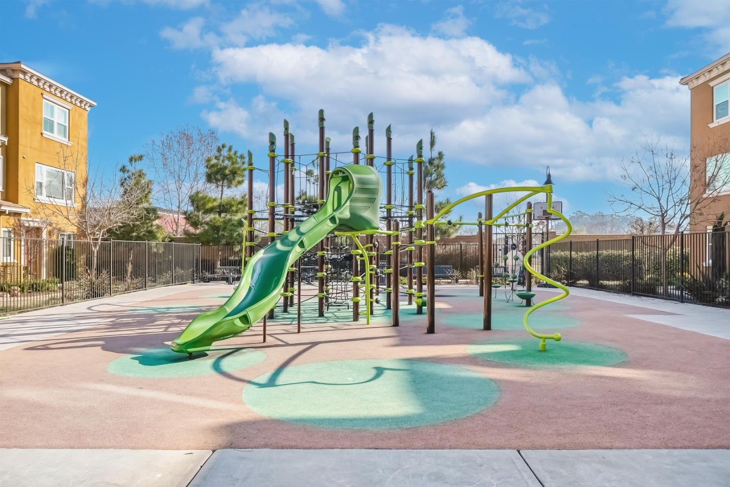 Detail Gallery Image 34 of 36 For 5724 Pandorea Ter, Newark,  CA 94560 - 2 Beds | 2/1 Baths