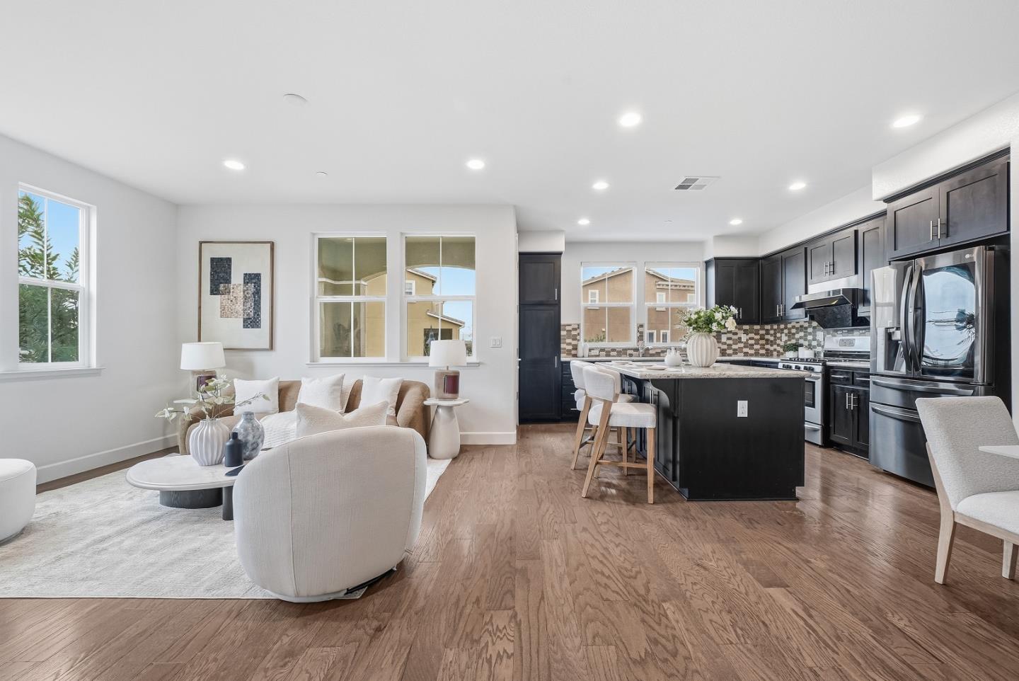 Detail Gallery Image 4 of 36 For 5724 Pandorea Ter, Newark,  CA 94560 - 2 Beds | 2/1 Baths