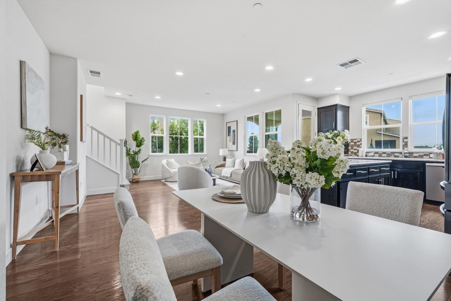 Detail Gallery Image 7 of 36 For 5724 Pandorea Ter, Newark,  CA 94560 - 2 Beds | 2/1 Baths