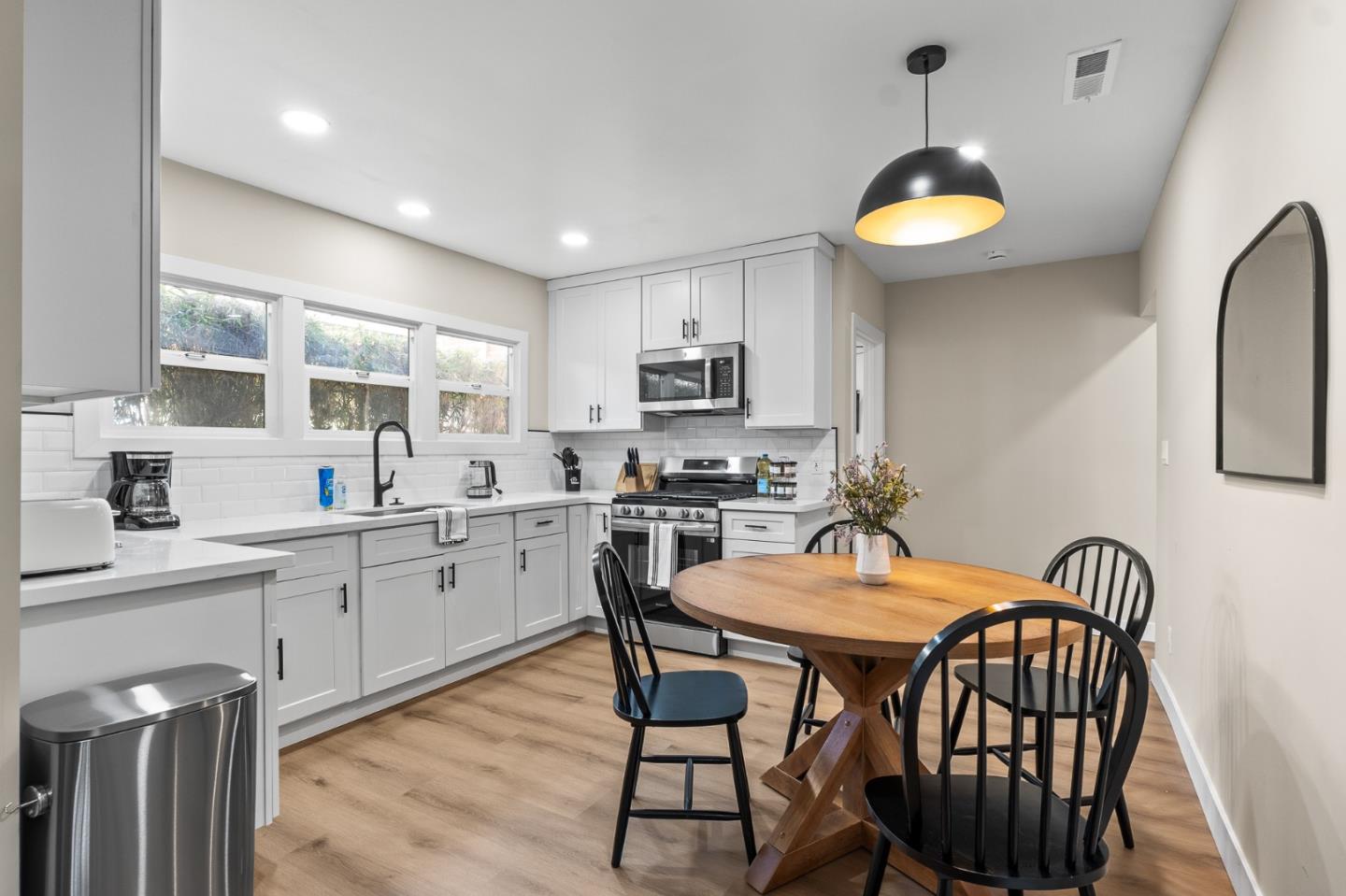 Detail Gallery Image 11 of 20 For 499 Park Ave, San Jose,  CA 95110 - 2 Beds | 1 Baths