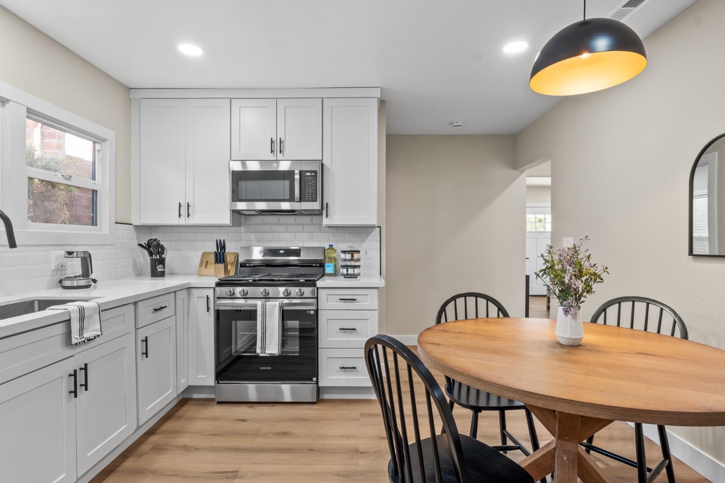 Detail Gallery Image 12 of 20 For 499 Park Ave, San Jose,  CA 95110 - 2 Beds | 1 Baths