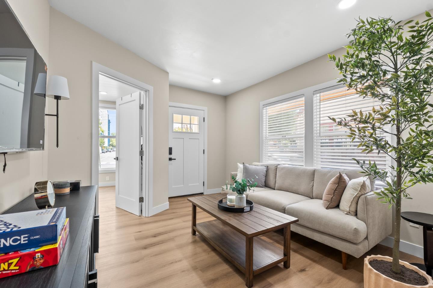 Detail Gallery Image 6 of 20 For 499 Park Ave, San Jose,  CA 95110 - 2 Beds | 1 Baths